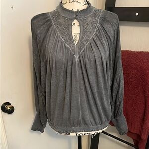 Gimmick BKE Gray Lace Detailed Keyhole Design Top Emo Goth Witchy Victorian